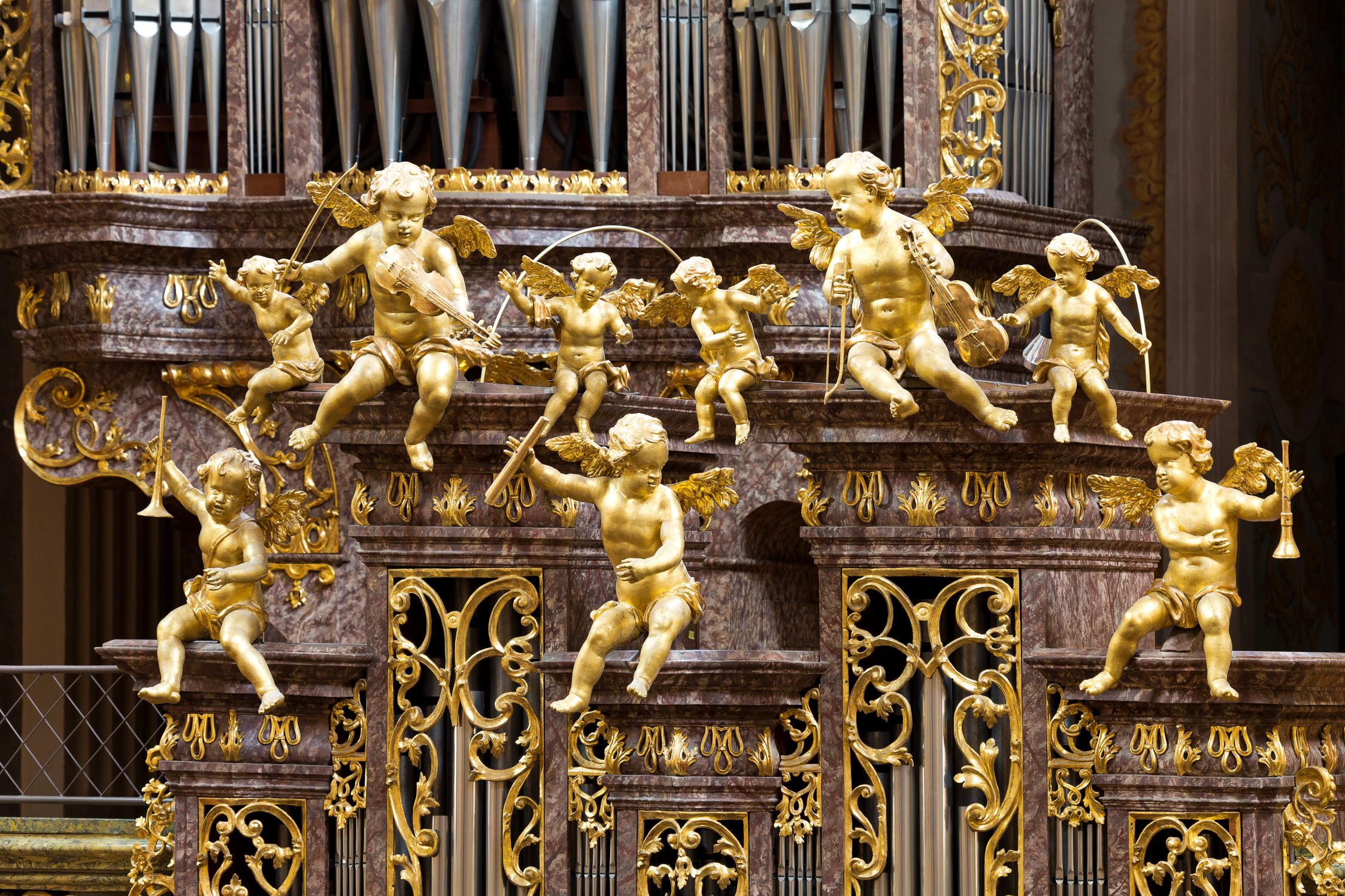 Engelfiguren der Stiftsorgel