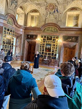 Lehrlinge mit Abt Ludwig in der Prälatur