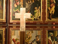 Arnulf Rainer Kreuz und Breu Altar