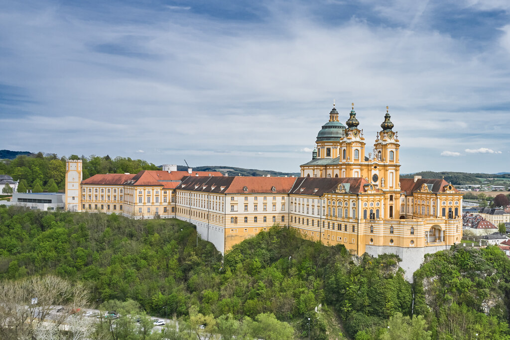 Flugaufnahme des Stiftes von Norden