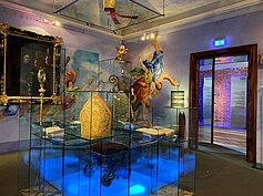 Stiftsmuseum, barocke Messkelche, Monstranzen, Gewänder