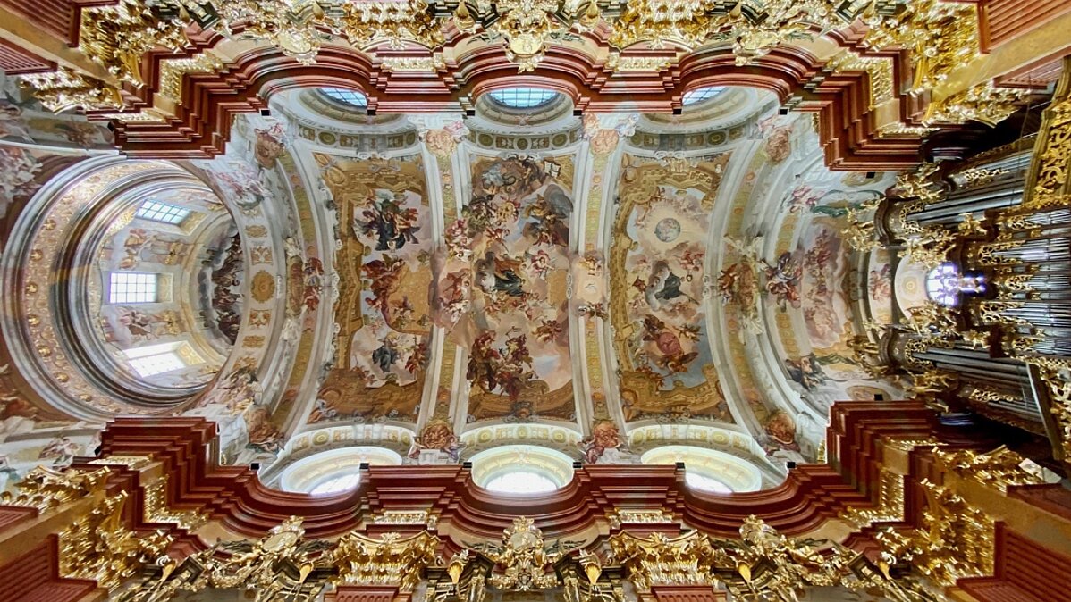 Deckenfresko Stiftskirche Melk, Darstellung Triumph des Hl. Benedikt